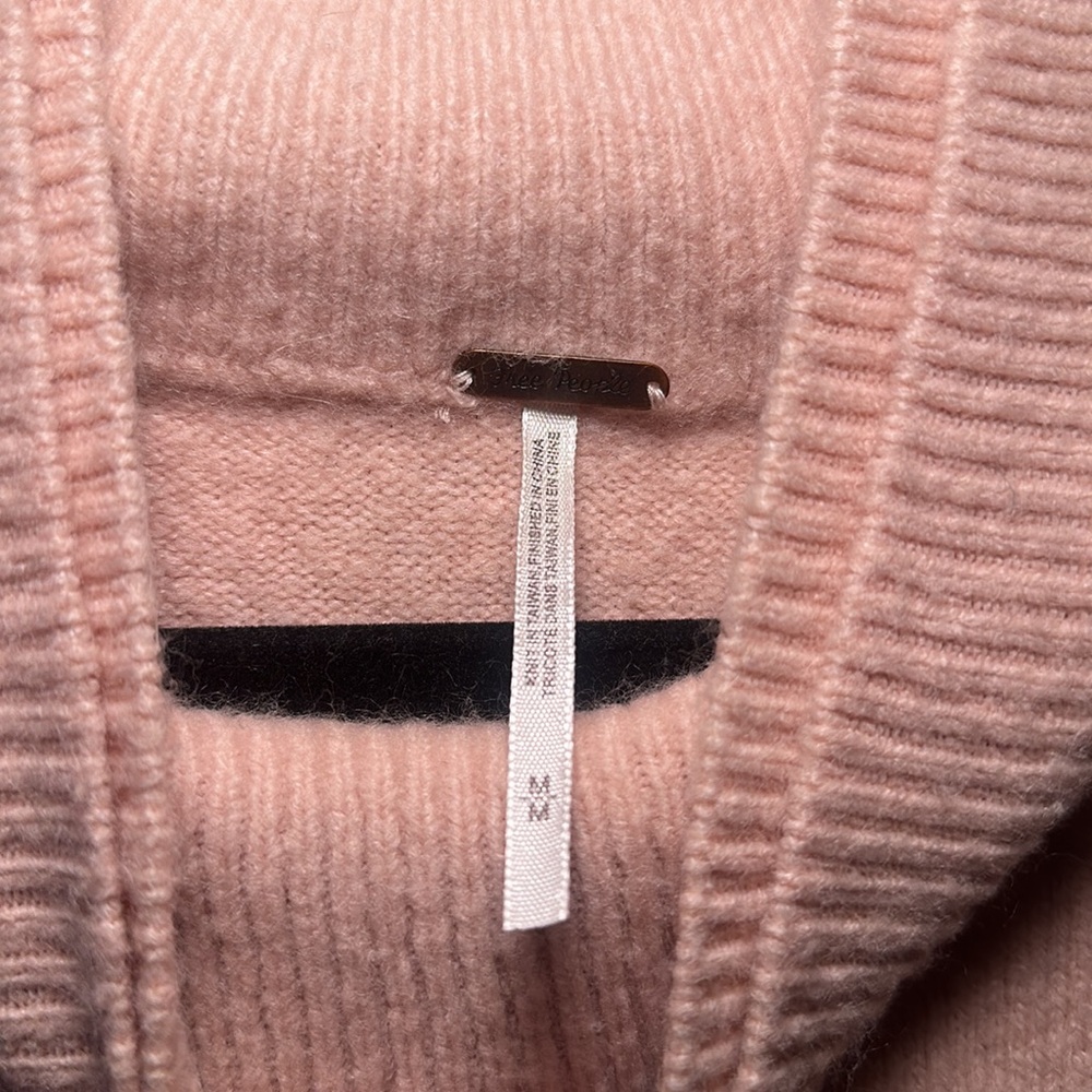 Pink free people sweater, oversized.